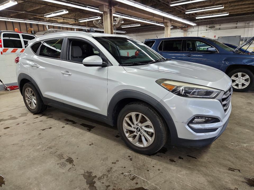Aukcja sprzedaży 2016 Hyundai Tucson, vin: KM8J33A45GU090985, numer aukcji: 64793236