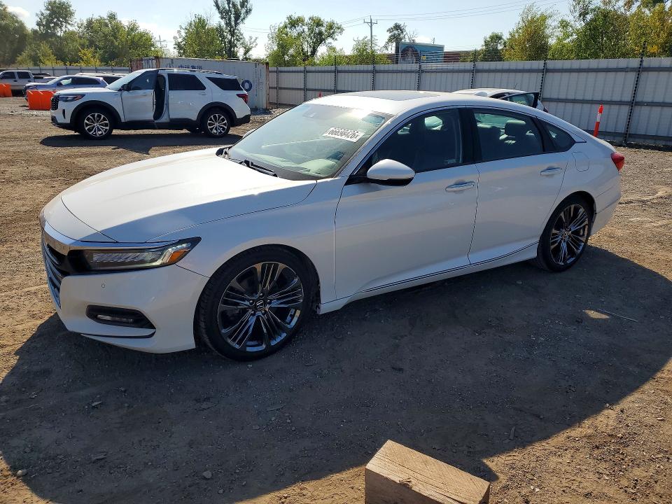 Продаж на аукціоні авто 2018 Honda Accord, vin: 1HGCV1F98JA163387, номер лоту: 66698426