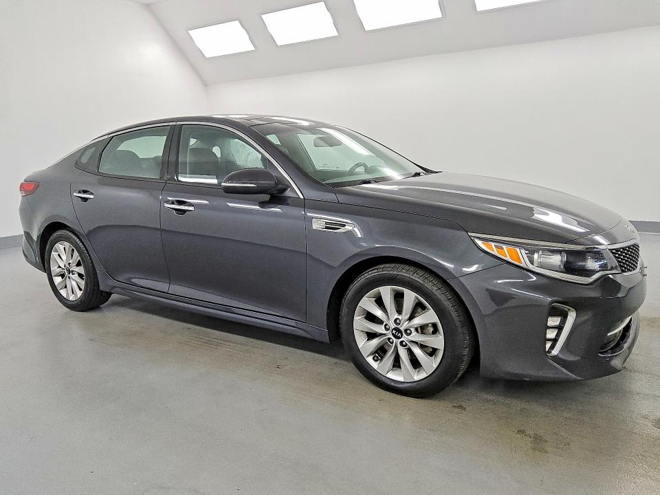 65180586 :رقم المزاد ، 5XXGT4L38JG243008 vin ، 2018 Kia Optima مزاد بيع