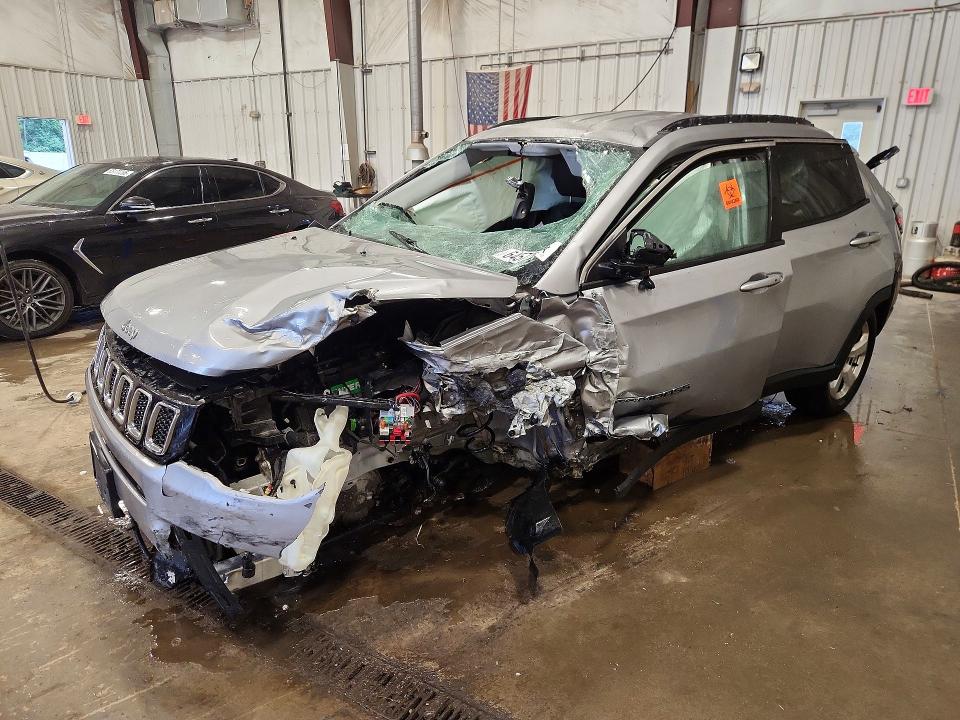 2018 Jeep Compass მანქანა იყიდება აუქციონზე, vin: 3C4NJDBB0JT239707, აუქციონის ნომერი: 64577046