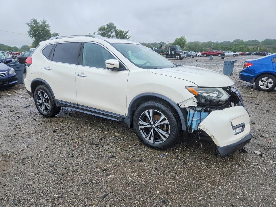 Продаж на аукціоні авто 2017 Nissan Rogue, vin: JN8AT2MV9HW018989, номер лоту: 63613376