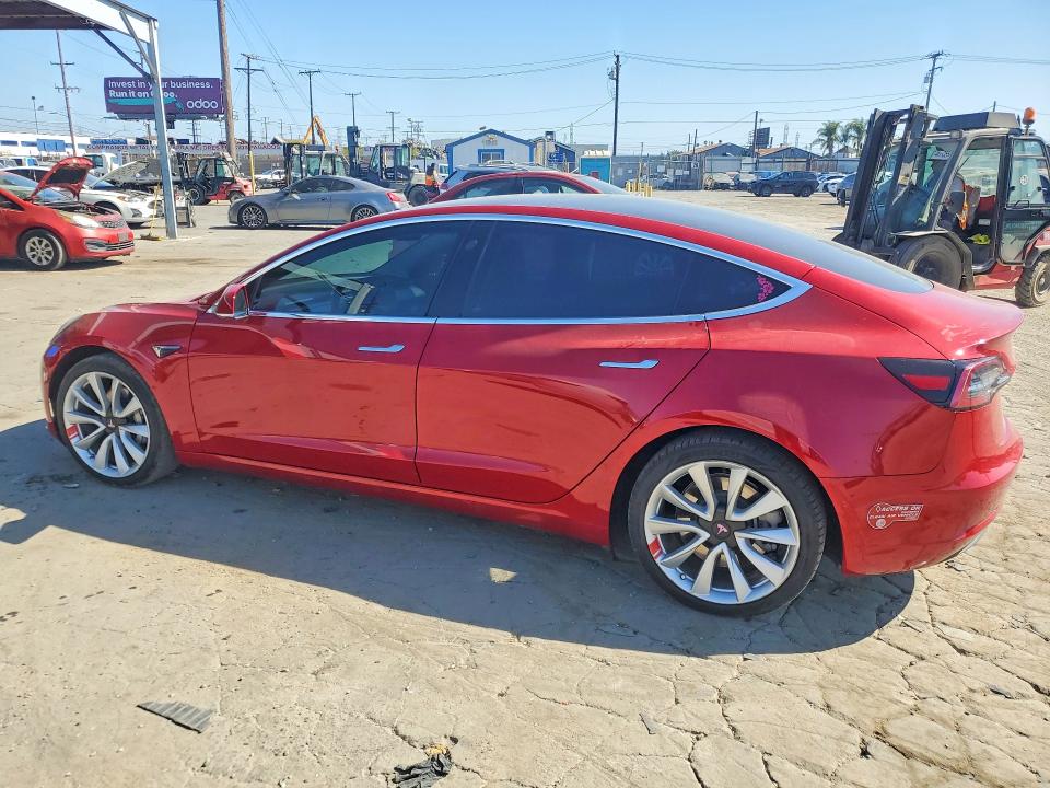 63241526 :رقم المزاد ، 5YJ3E1EA6JF050782 vin ، 2018 Tesla Model 3 مزاد بيع