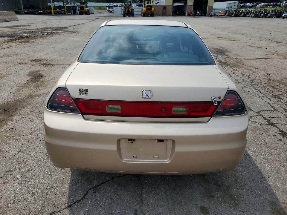 64701256 :رقم المزاد ، 1HGCG22551A018276 vin ، 2001 Honda Accord مزاد بيع