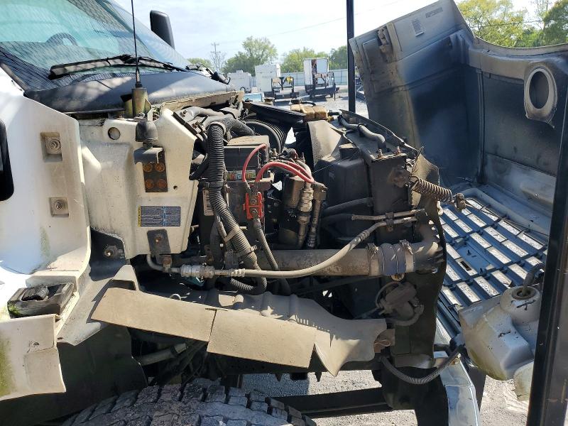 64604256 :رقم المزاد ، 1GBJ7C1C15F508643 vin ، 2005 Chevrolet C7500 مزاد بيع