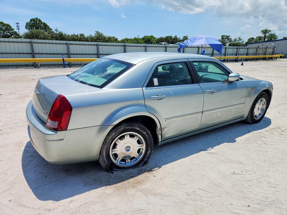 64139086 :رقم المزاد ، 2C3AA53G25H505195 vin ، 2005 Chrysler 300 مزاد بيع