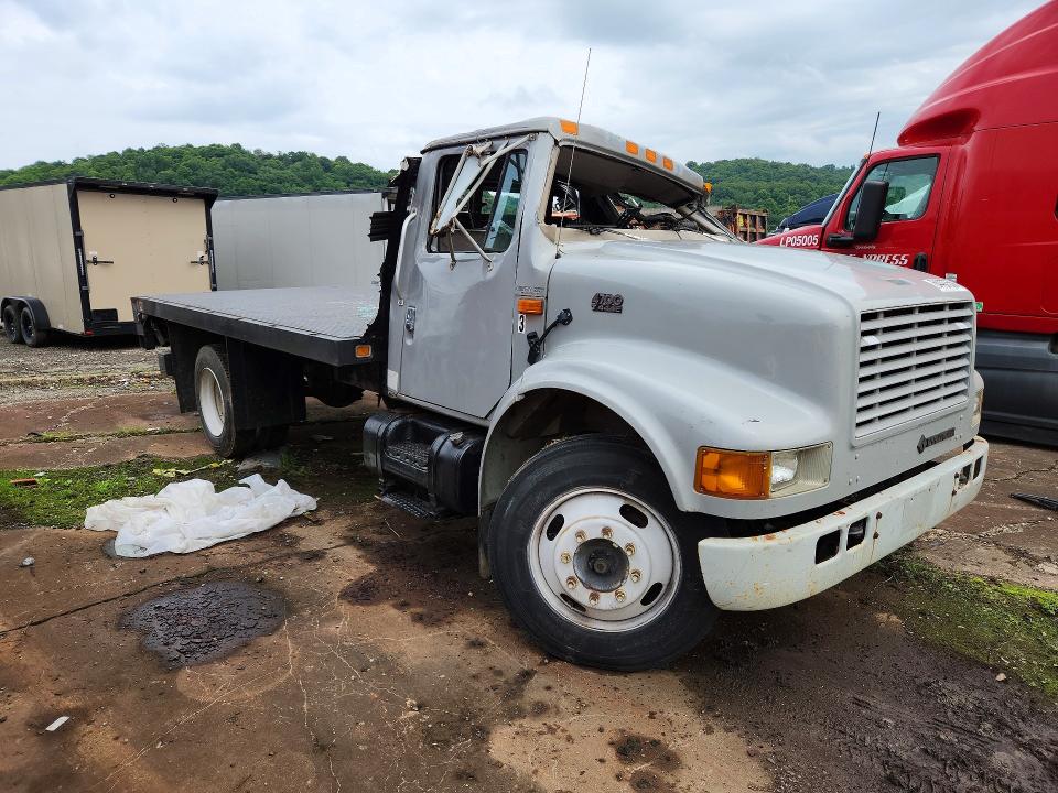 64407556 :رقم المزاد ، 1HTSCABM11H367436 vin ، 2001 International 4000 مزاد بيع