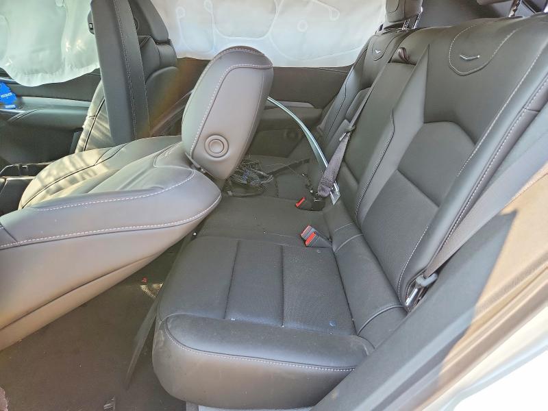 63363176 :رقم المزاد ، 1GYFZDR42RF172368 vin ، 2024 Cadillac Xt4 مزاد بيع