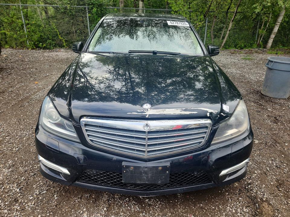 Продажа на аукционе авто 2013 Mercedes-benz C, vin: WDDGF8AB7DA772240, номер лота: 62787826