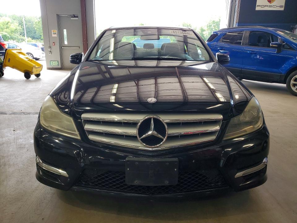 Продажа на аукционе авто 2012 Mercedes-benz C, vin: WDDGF8BB2CA704943, номер лота: 65138446