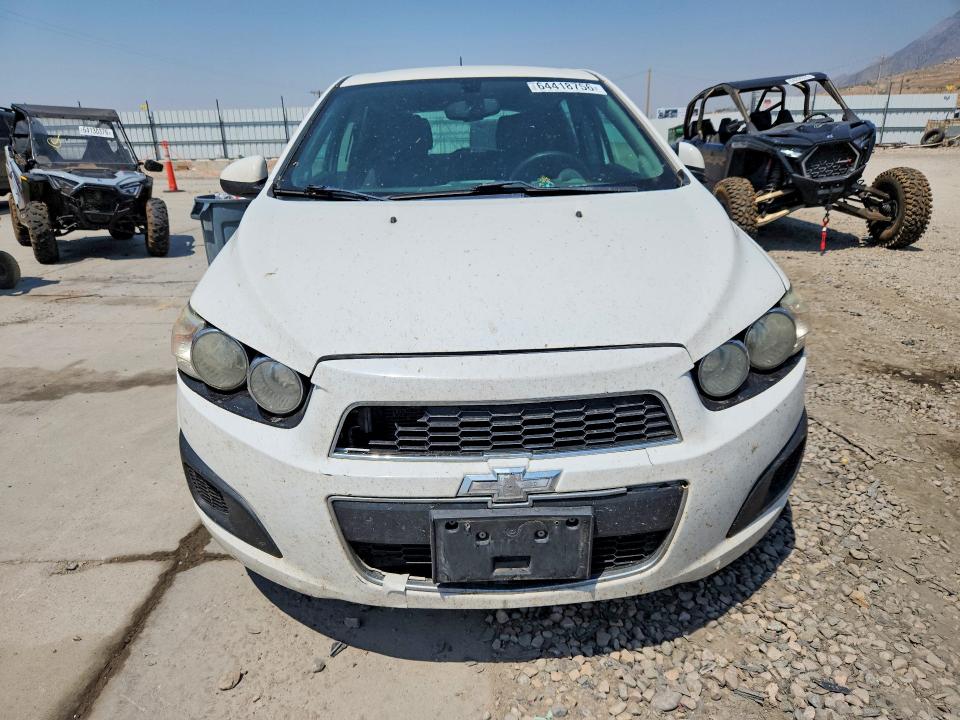 64418756 :رقم المزاد ، 1G1JC6SH7F4188298 vin ، 2015 Chevrolet Sonic مزاد بيع
