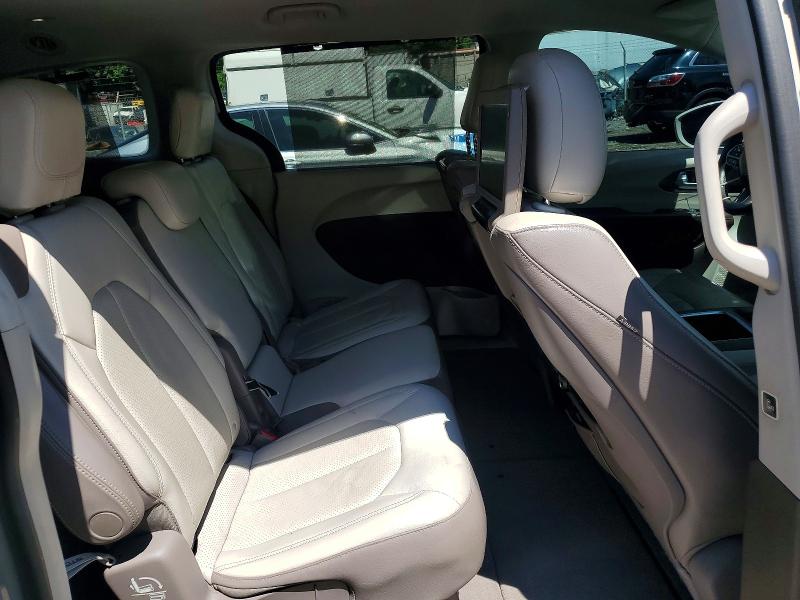 63574136 :رقم المزاد ، 2C4RC1EG1HR555941 vin ، 2017 Chrysler Pacifica مزاد بيع