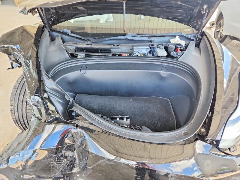 64323556 :رقم المزاد ، 5YJ3E1EB3JF182911 vin ، 2018 Tesla Model 3 مزاد بيع