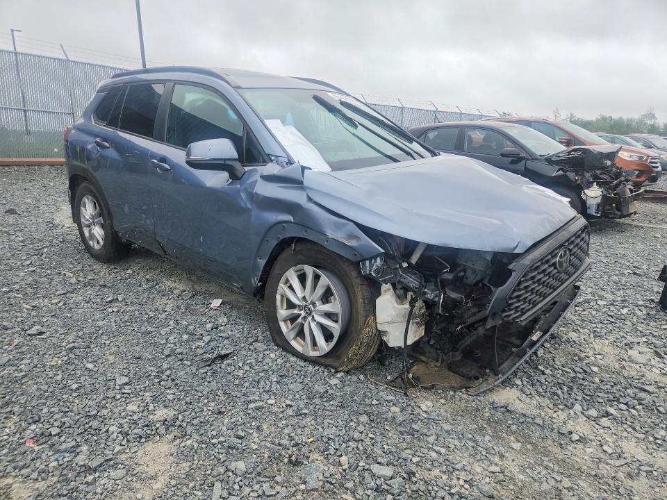 65492836 :رقم المزاد ، 7MUBAABGXNV033359 vin ، 2022 Toyota Corolla Cross مزاد بيع
