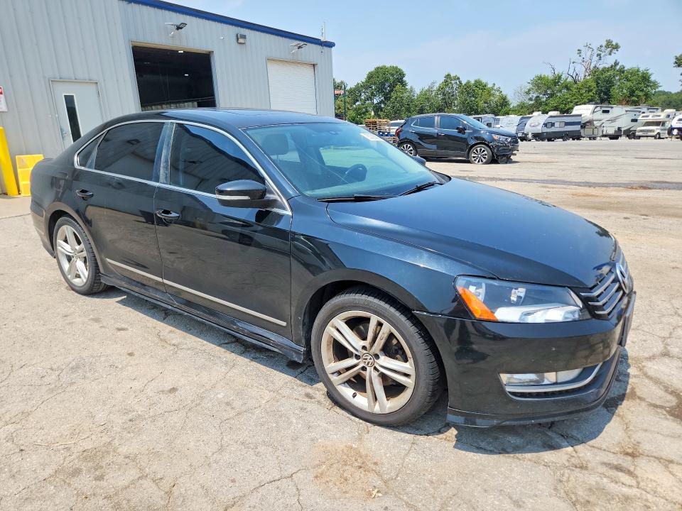 63328886 :رقم المزاد ، 1VWCN7A35DC066187 vin ، 2013 Volkswagen Passat مزاد بيع