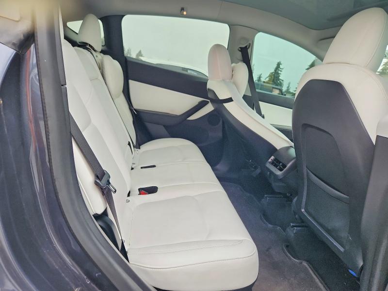 64479636 :رقم المزاد ، 5YJYGDEE4MF212580 vin ، 2021 Tesla Model Y مزاد بيع