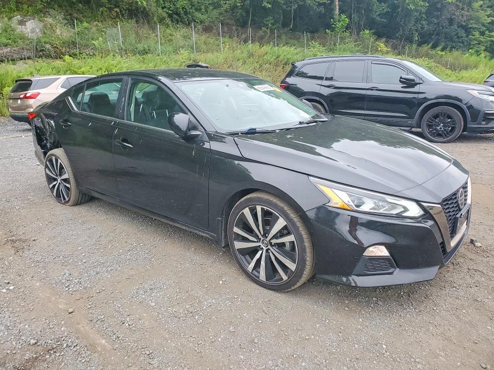 66640666 :رقم المزاد ، 1N4BL4CWXNN302340 vin ، 2022 Nissan Altima مزاد بيع