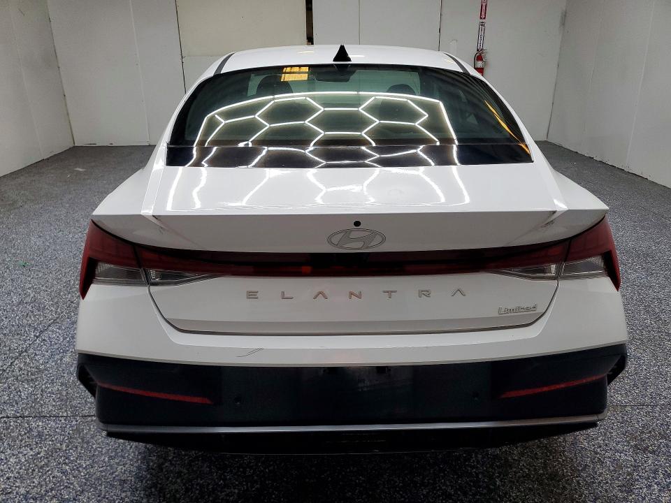 2024 Hyundai Elantra მანქანა იყიდება აუქციონზე, vin: KMHLP4DG8RU742042, აუქციონის ნომერი: 66395726
