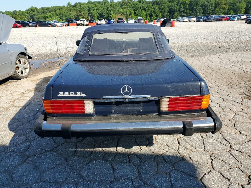 1983 Mercedes-benz 380 მანქანა იყიდება აუქციონზე, vin: WDBBA45A3DB021979, აუქციონის ნომერი: 60937466