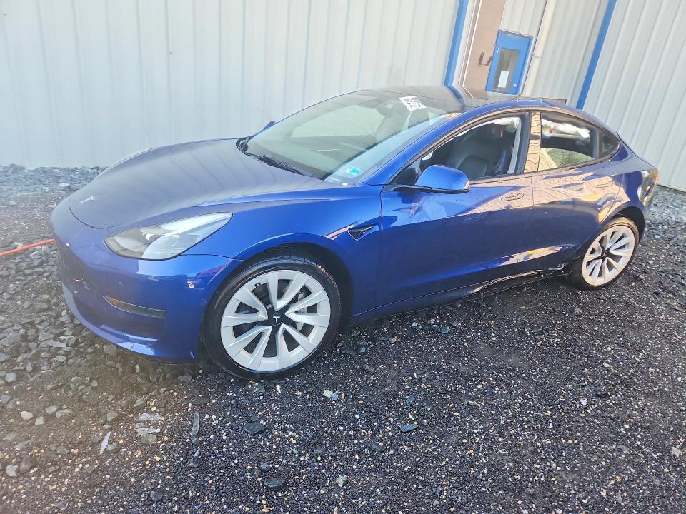61454666 :رقم المزاد ، 5YJ3E1EA7NF369517 vin ، 2022 Tesla Model 3 مزاد بيع