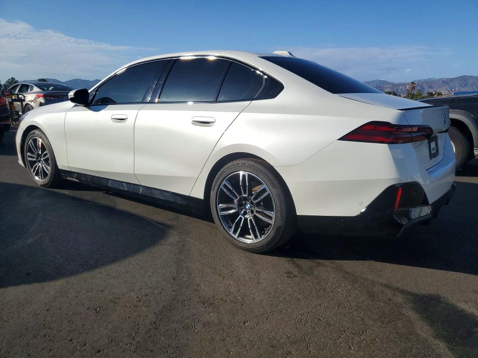 64831146 :رقم المزاد ، WBA43FJ05RCS99097 vin ، 2024 Bmw 530 مزاد بيع