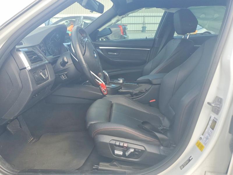 63793496 :رقم المزاد ، WBA8B9C51JEE80823 vin ، 2018 Bmw 330 مزاد بيع