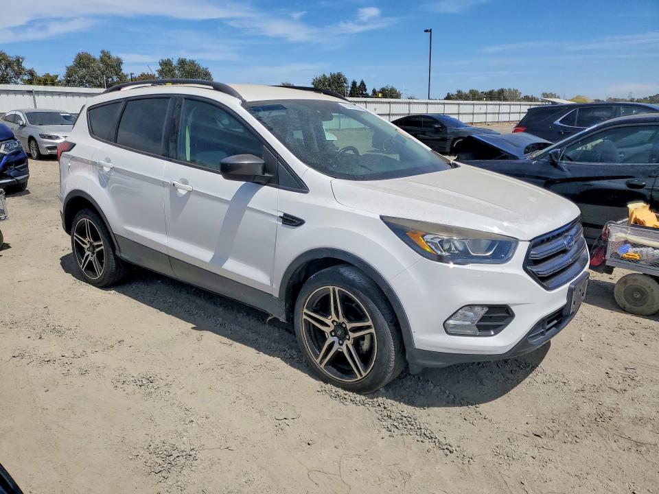 65626226 :رقم المزاد ، 1FMCU0HD1KUA47621 vin ، 2019 Ford Escape مزاد بيع