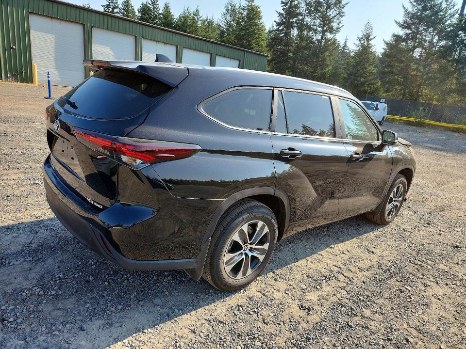 2026 Toyota Highlander მანქანა იყიდება აუქციონზე, vin: 5TDKDRBH9TS606662, აუქციონის ნომერი: 64004756