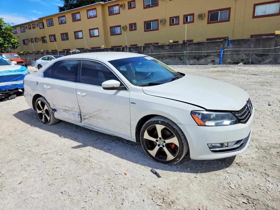 66448566 :رقم المزاد ، 1VWAS7A32FC111430 vin ، 2015 Volkswagen Passat مزاد بيع