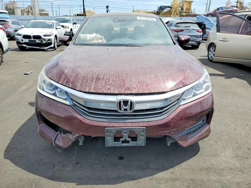 67133916 :رقم المزاد ، 1HGCR2F61HA023031 vin ، 2017 Honda Accord مزاد بيع