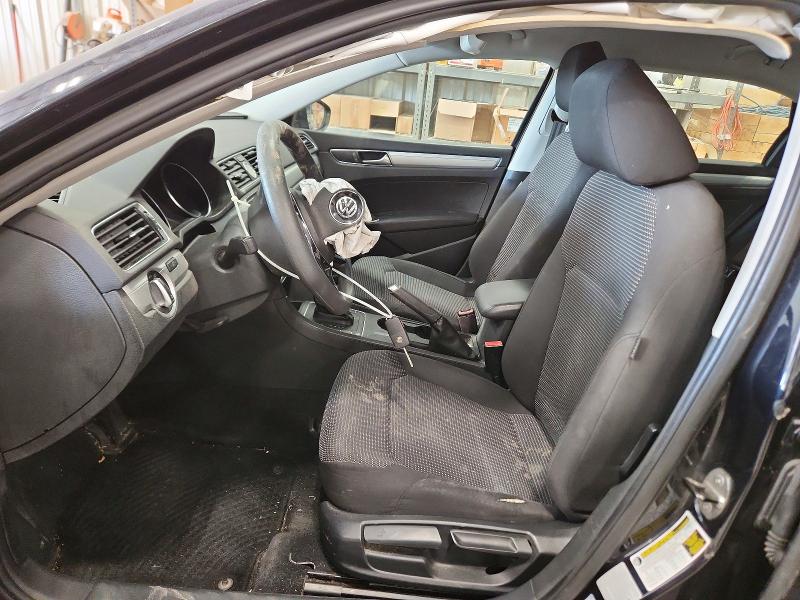 66071006 :رقم المزاد ، 1VWAT7A38HC045238 vin ، 2017 Volkswagen Passat مزاد بيع