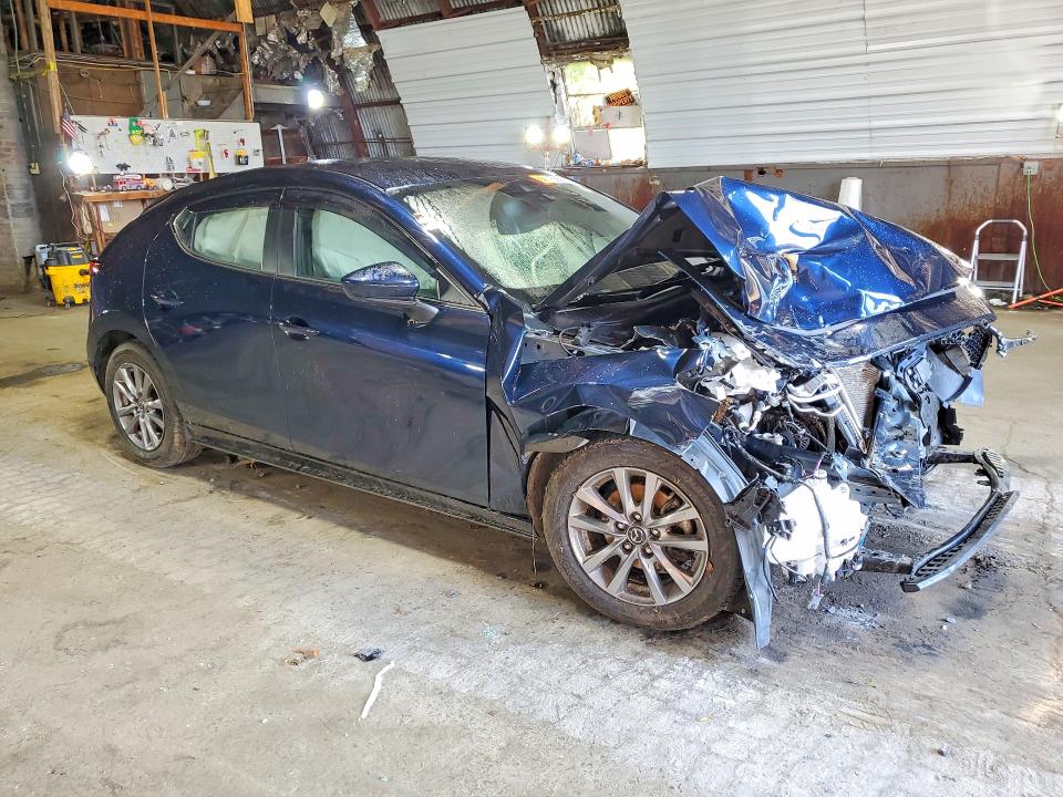 63685266 :رقم المزاد ، JM1BPAJL5N1513149 vin ، 2022 Mazda 3 مزاد بيع