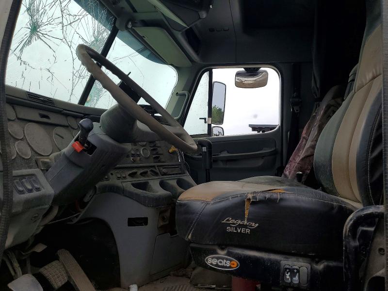 2004 Freightliner Conventional მანქანა იყიდება აუქციონზე, vin: 1FVPA6CK24LM77744, აუქციონის ნომერი: 63388036