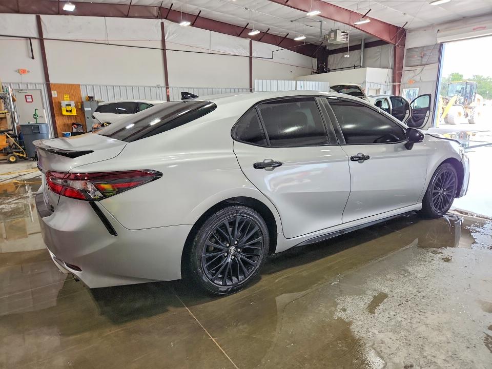 2021 Toyota Camry მანქანა იყიდება აუქციონზე, vin: 4T1G11BK3MU043581, აუქციონის ნომერი: 64154486