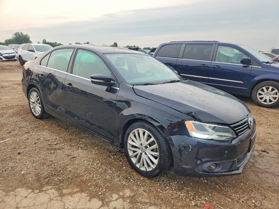64333596 :رقم المزاد ، 3VWLL7AJ2EM404620 vin ، 2014 Volkswagen Jetta مزاد بيع