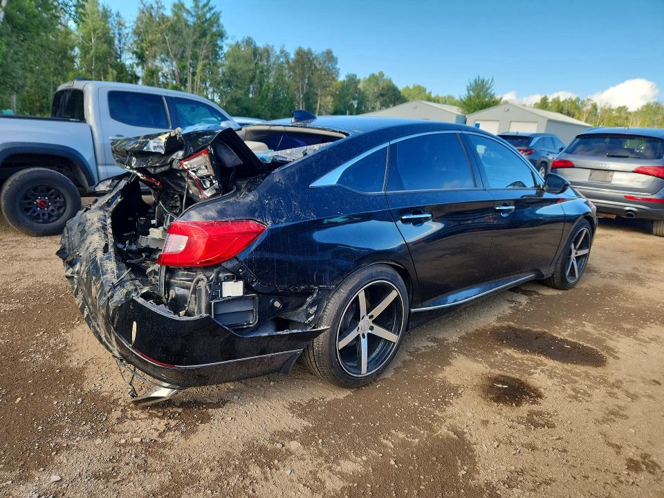 Продажа на аукционе авто 2018 Honda Accord, vin: 1HGCV1F92JA802119, номер лота: 64834346