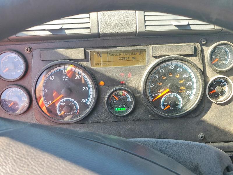 2015 Freightliner Cascadia 125 მანქანა იყიდება აუქციონზე, vin: 3AKJGLD53FSGK2879, აუქციონის ნომერი: 65894116