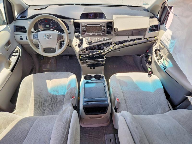 64367516 :رقم المزاد ، 5TDKK3DCXDS382565 vin ، 2013 Toyota Sienna مزاد بيع