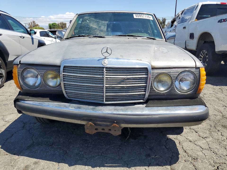 Продажа на аукционе авто 1982 Mercedes-benz 300, vin: WDBAB33A3CB012722, номер лота: 65952416