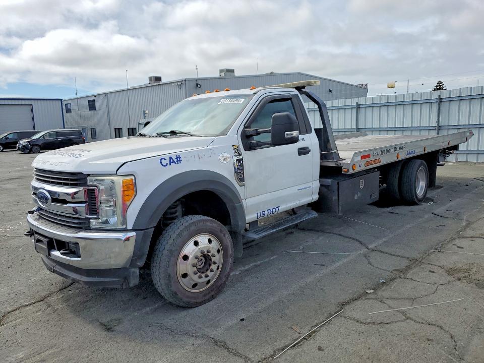 66186496 :رقم المزاد ، 1FDUF5HT7HEC58540 vin ، 2017 Ford F550 مزاد بيع