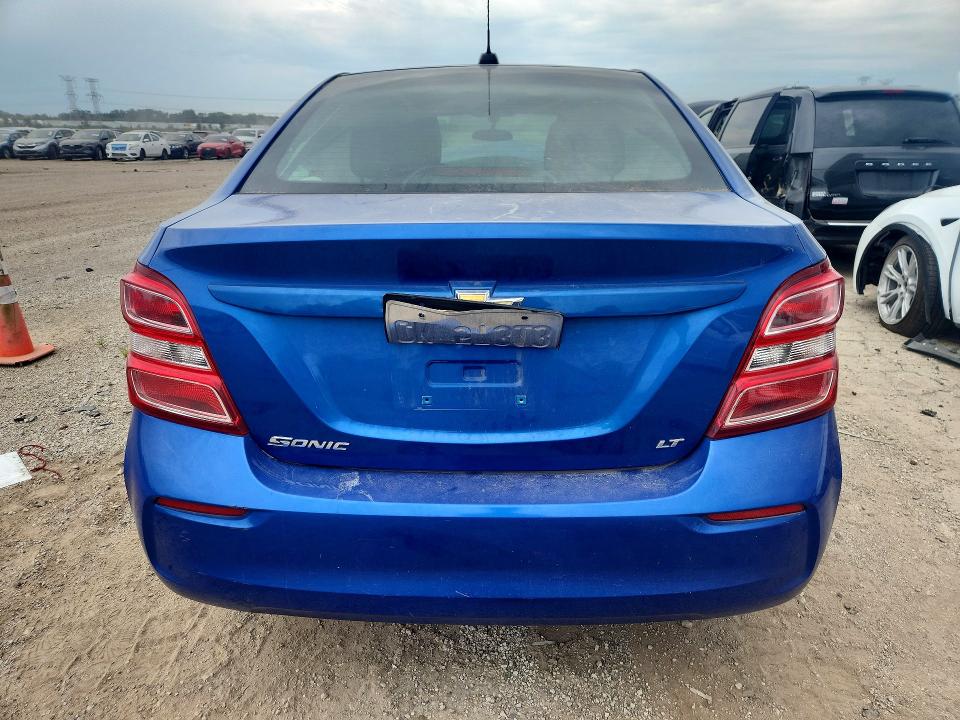 2018 Chevrolet Sonic მანქანა იყიდება აუქციონზე, vin: 1G1JD5SH3J4140717, აუქციონის ნომერი: 65693876