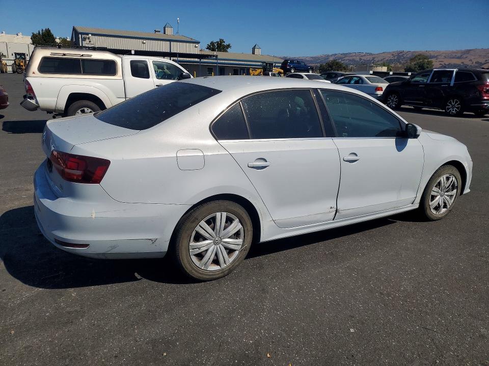 66395866 :رقم المزاد ، 3VW2B7AJ8HM285586 vin ، 2017 Volkswagen Jetta مزاد بيع