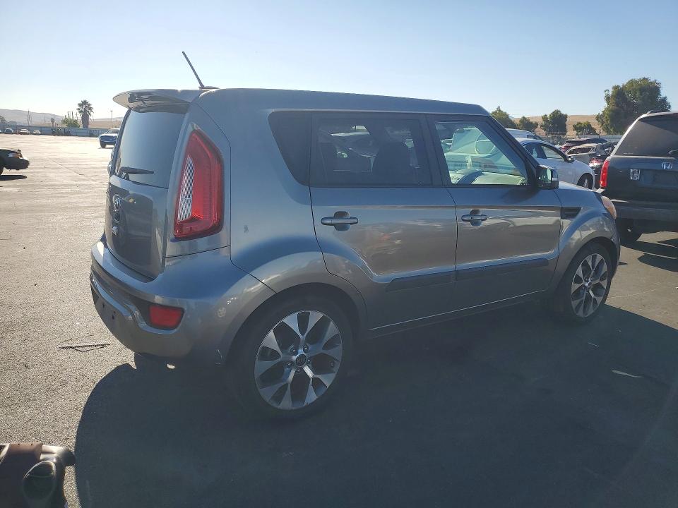 66486706 :رقم المزاد ، KNDJT2A6XD7614707 vin ، 2013 Kia Soul مزاد بيع