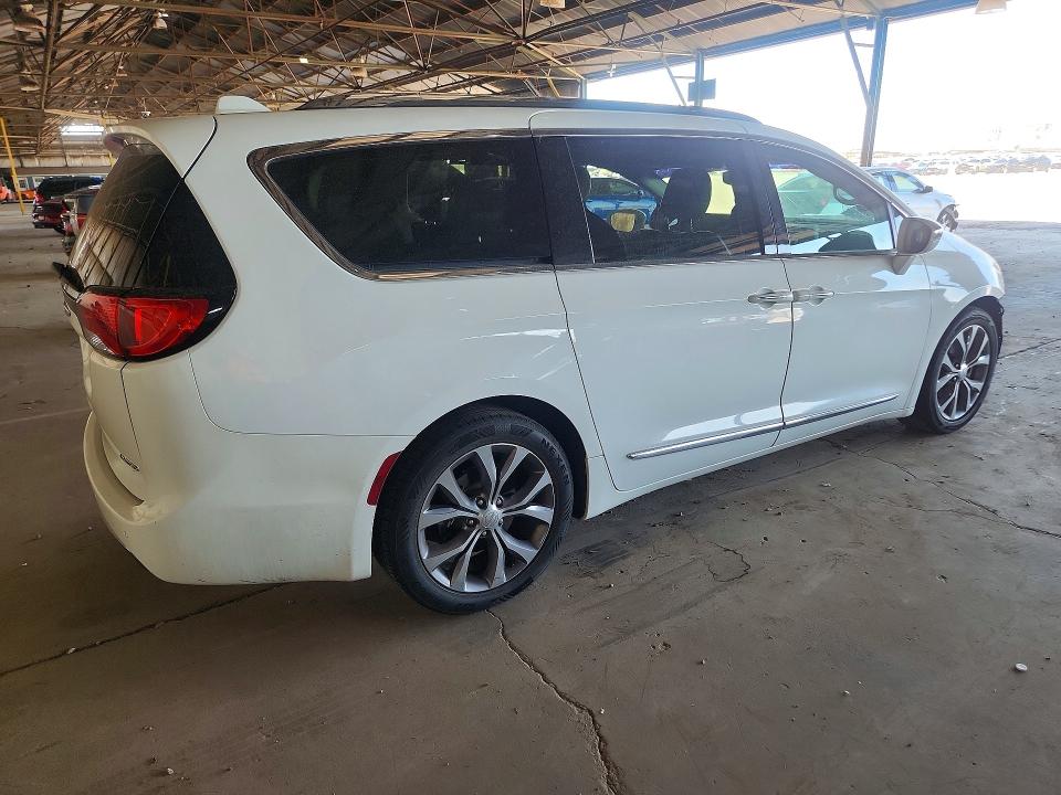 Продажа на аукционе авто 2018 Chrysler Pacifica, vin: 2C4RC1GG0JR186508, номер лота: 66308726