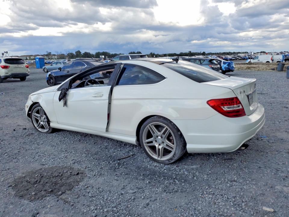 Продаж на аукціоні авто 2014 Mercedes-benz C, vin: WDDGJ4HB2EG200360, номер лоту: 66913136