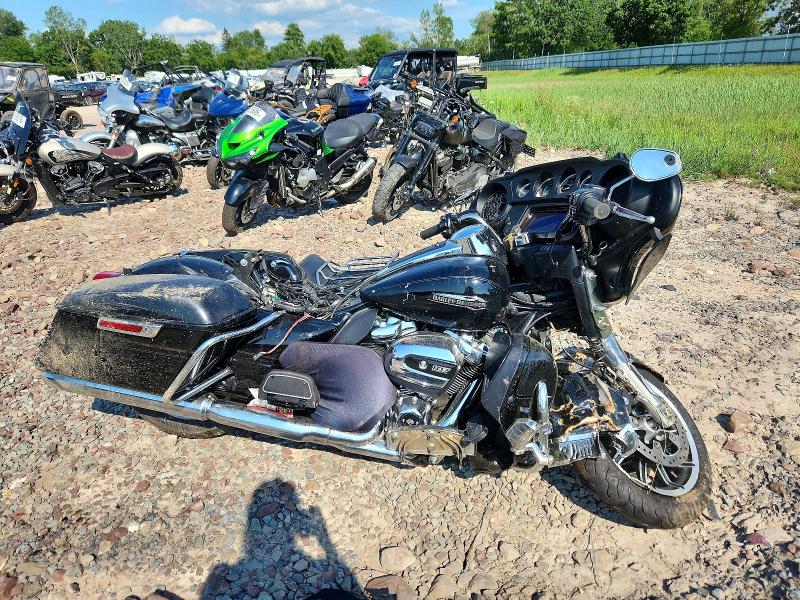 63725066 :رقم المزاد ، 1HD1FCC1XKB628856 vin ، 2019 Harley-davidson Flhtcu مزاد بيع
