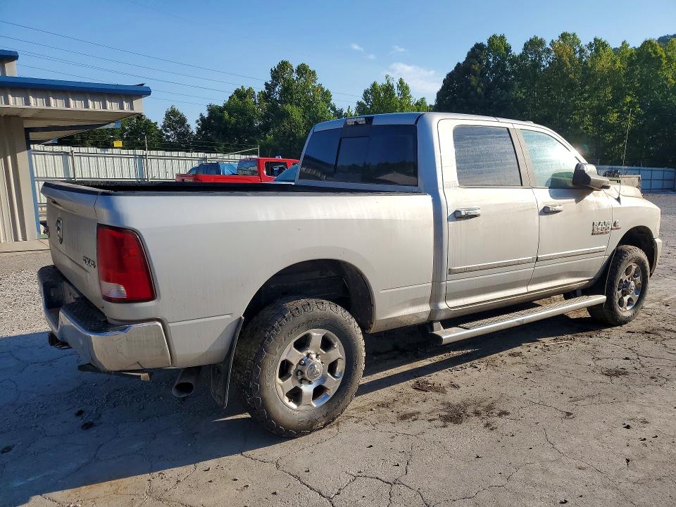 64022146 :رقم المزاد ، 3C6UR5DL9HG772939 vin ، 2017 Ram 2500 مزاد بيع