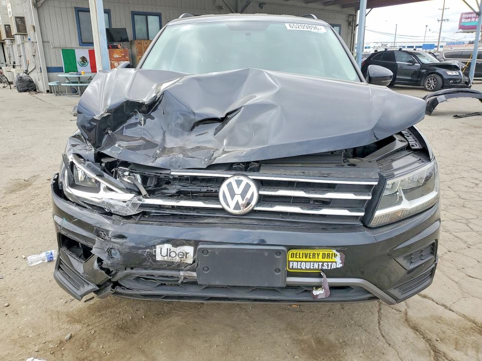 65209896 :رقم المزاد ، 3VV1B7AX6MM068407 vin ، 2021 Volkswagen Tiguan مزاد بيع