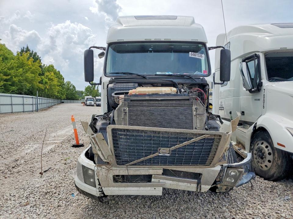 64601536 :رقم المزاد ، 4V4NC9TG9GN960266 vin ، 2016 Volvo Vnl مزاد بيع
