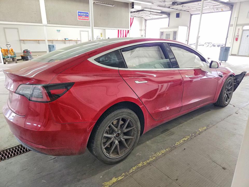 66068646 :رقم المزاد ، 5YJ3E1EA6JF045503 vin ، 2018 Tesla Model 3 مزاد بيع