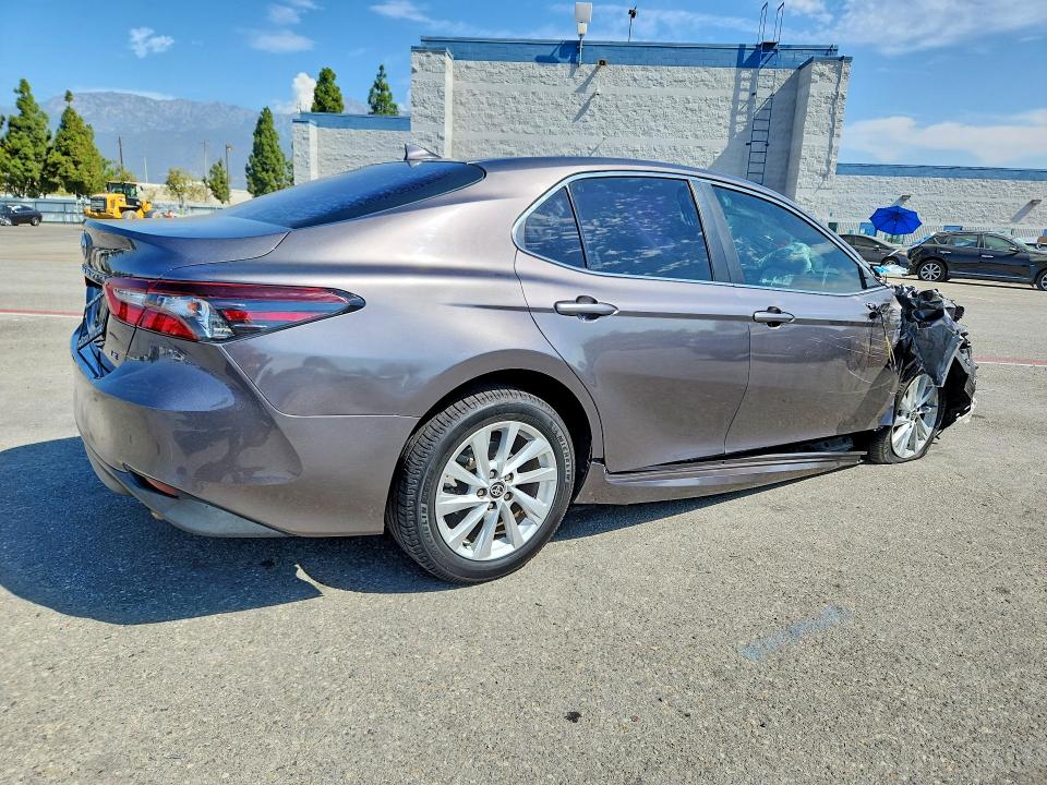 2021 Toyota Camry მანქანა იყიდება აუქციონზე, vin: 4T1C11AK1MU418304, აუქციონის ნომერი: 64958556
